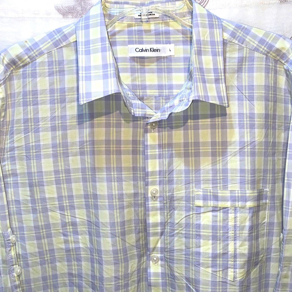 MEN CALVIN KLEIN PLAID BUTTON DOWN SHORT LAVENDER /WHITE/GREY/PALE YELLOW SZ L